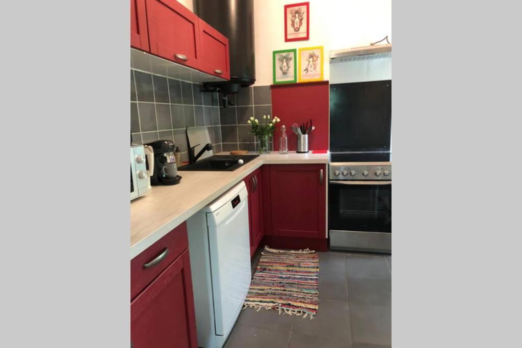 Appart rénové 2 chambres avec clim LʼIsle-sur-la-Sorgue Esterno foto